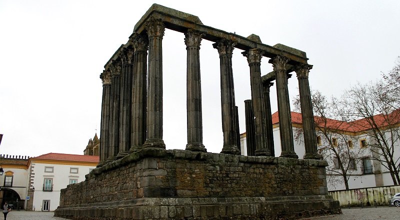 evora