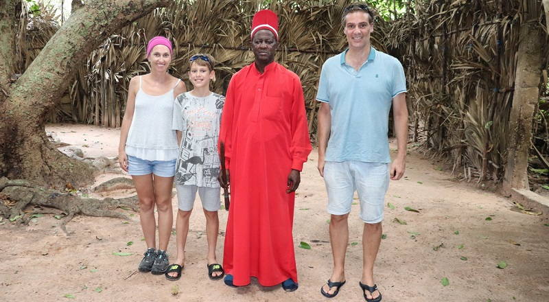 visitar-rey-de-oussouye